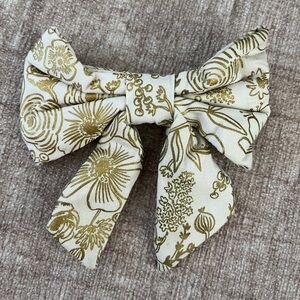 Colette Cream Metallic Lady Bow. For dog collar. Size L. The Foggy Dog.